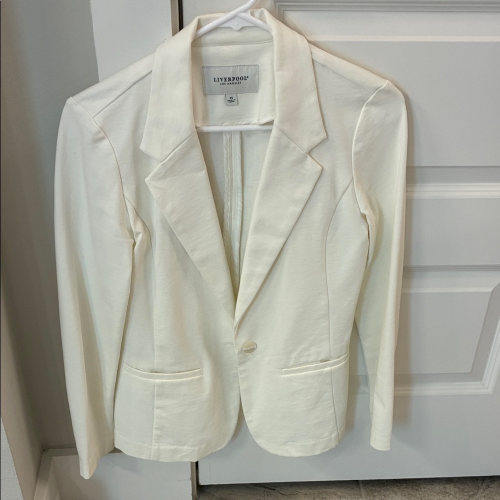 Liverpool Fitted Knit Blazer in Vintage White